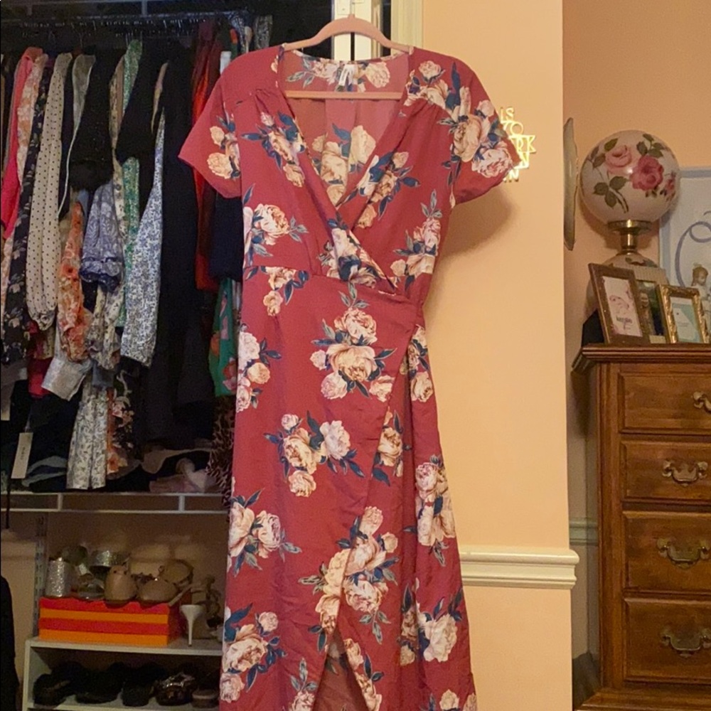 Live 4 Truth Floral High-Low Dress in Rose Mauve with Cream & Blue Flowers